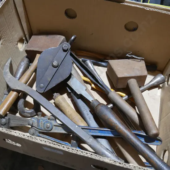 Assorted chisels and mallets etc