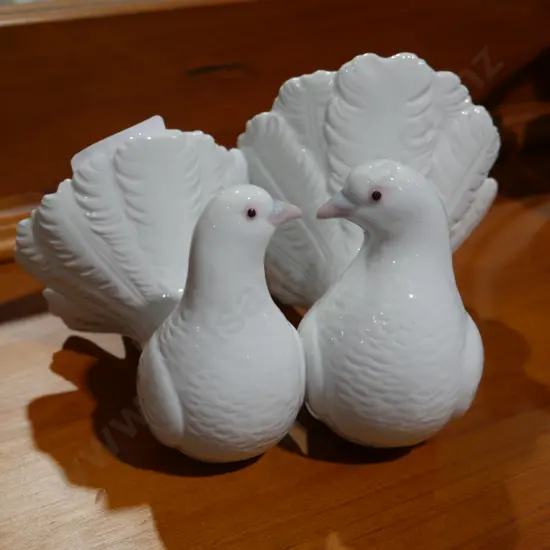 Lladro doves