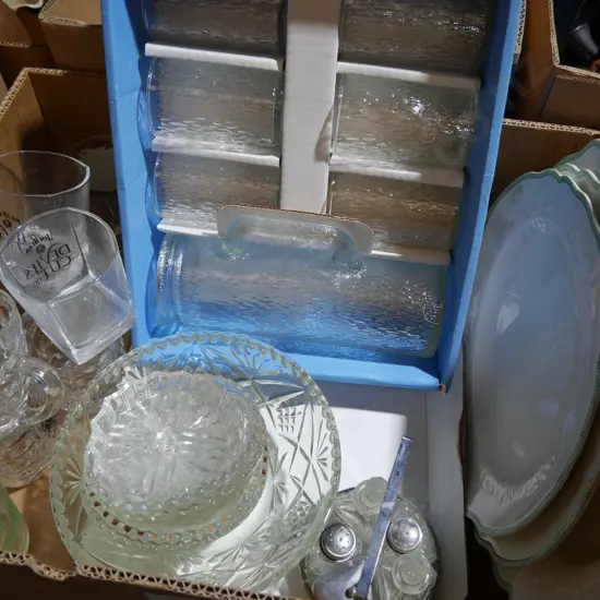 Box of glassware