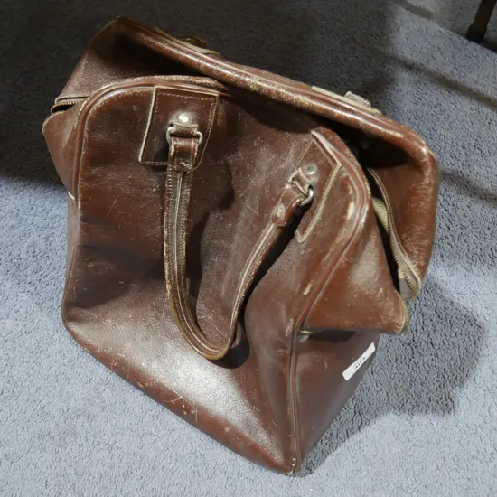 Leather bag