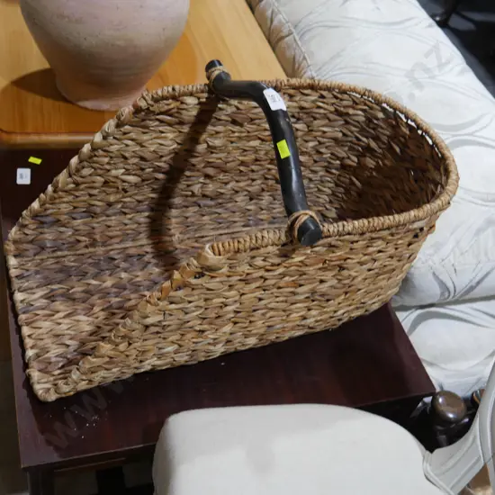 Seagrass basket