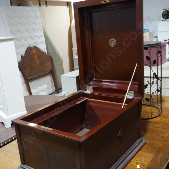 Gramophone cabinet, no working parts
