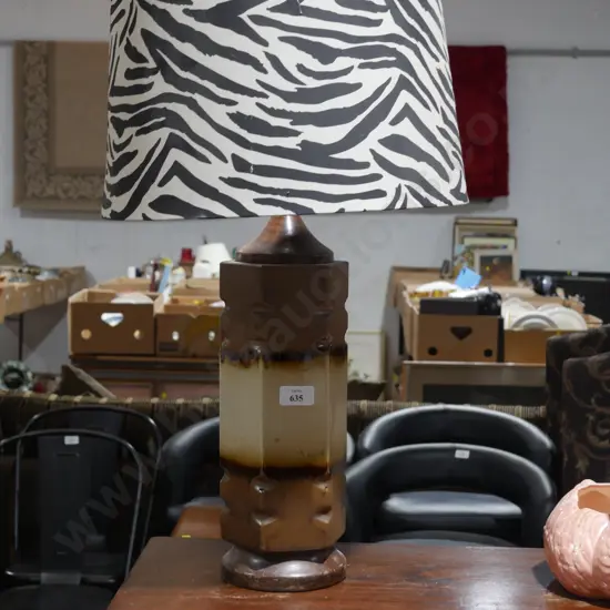 Temuka pottery table lamp