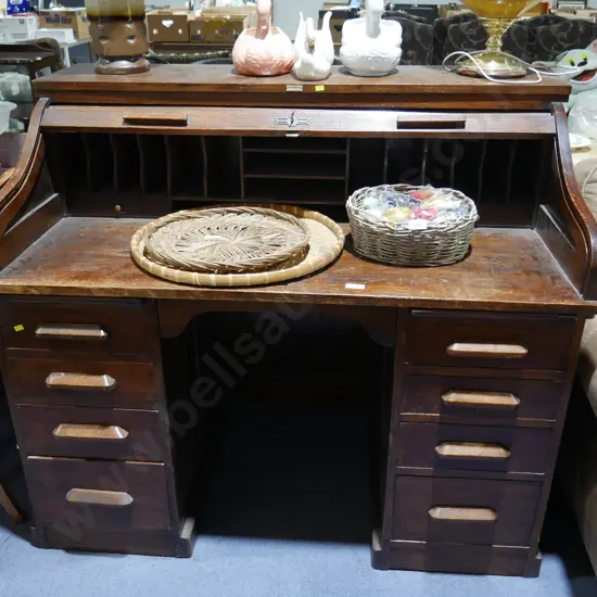 Roll top desk