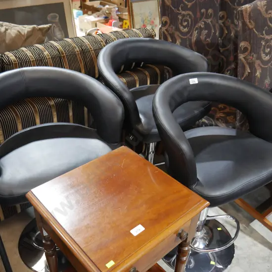 3 bar stools