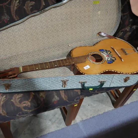 Carlo Ricardo guitar and case