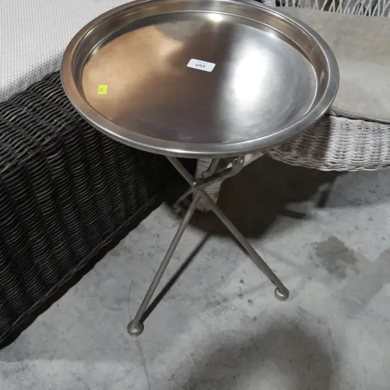 Metal folding wine table