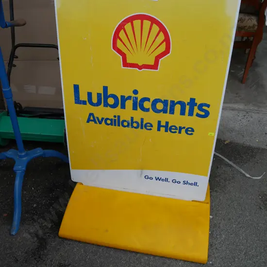 Shell lubricants sign