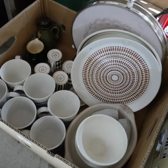Crown Lynn mixing bowls, etc