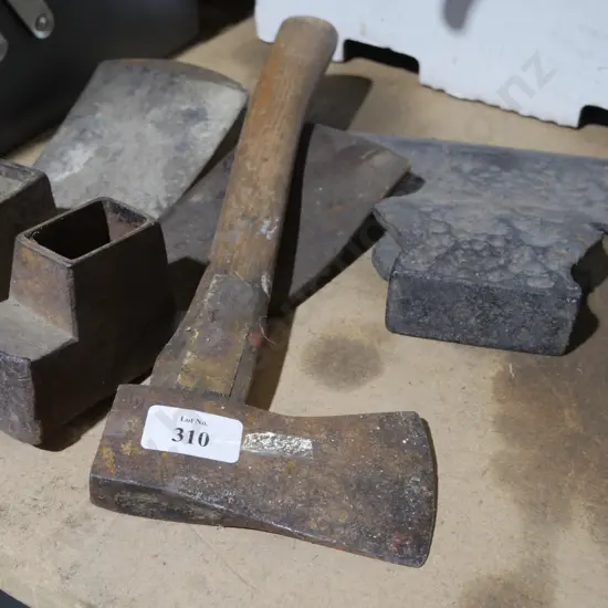 Grubber heads axe head tomahawk