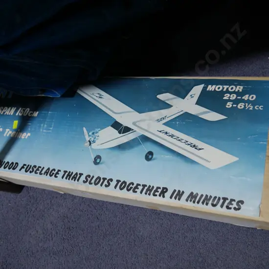 Precedent R/C trainer plane kit