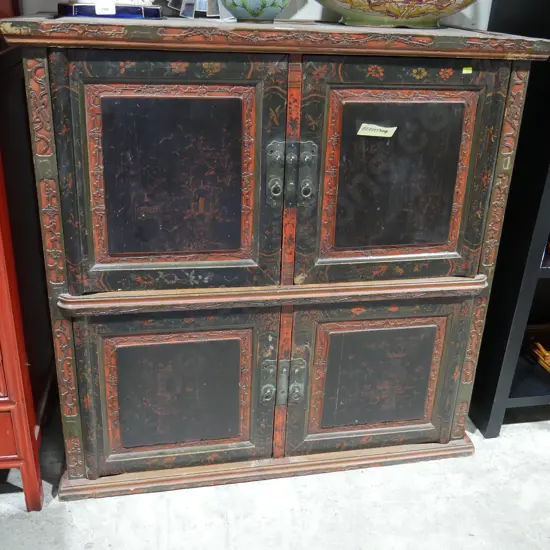 Oriental cupboard unit
