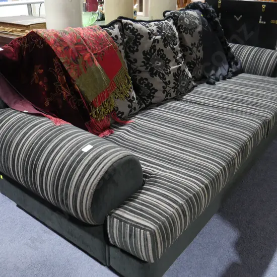 Rolled arm settee