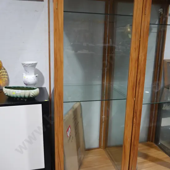 Showcase display cabinet