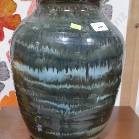 Pottery vase
