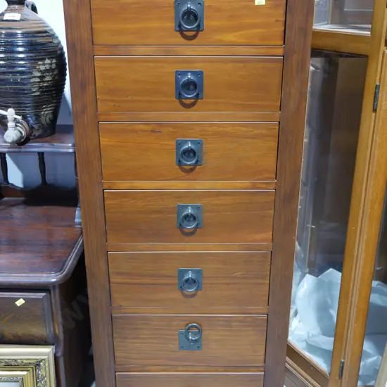Chest of 7 drawers