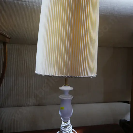 Table lamp