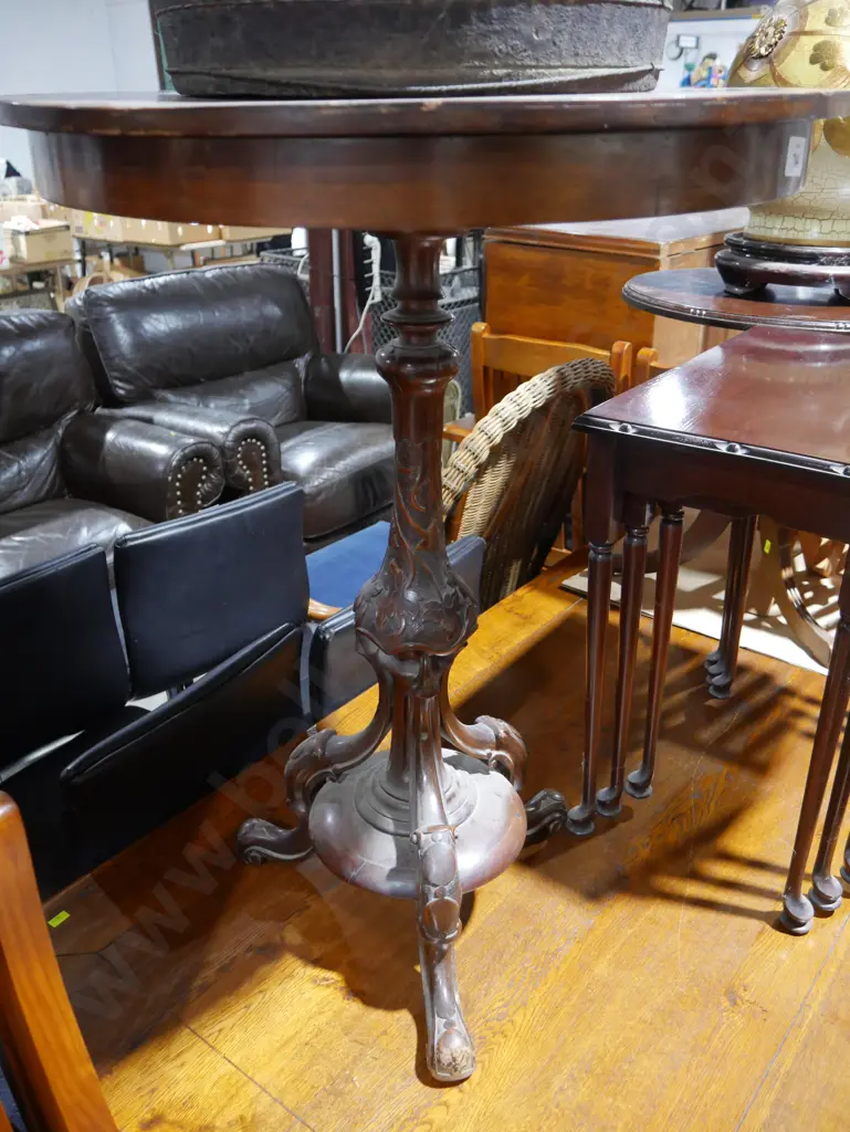 Carved base side table Image 1++