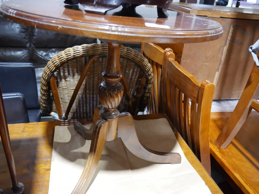 Wine table Image 1++