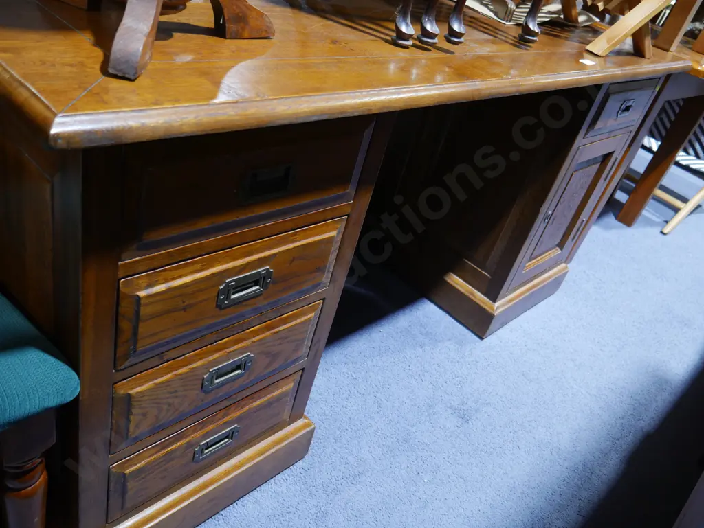 Twin pedestal wooden desk Image 1++