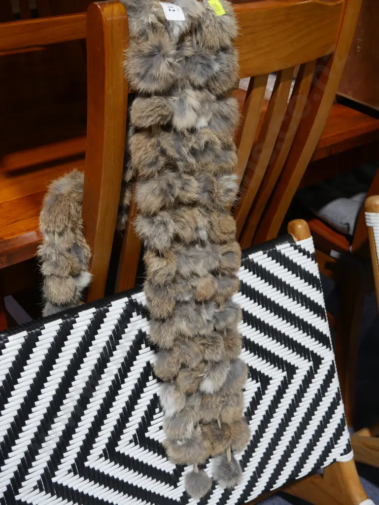 Fur scarf Image 1++