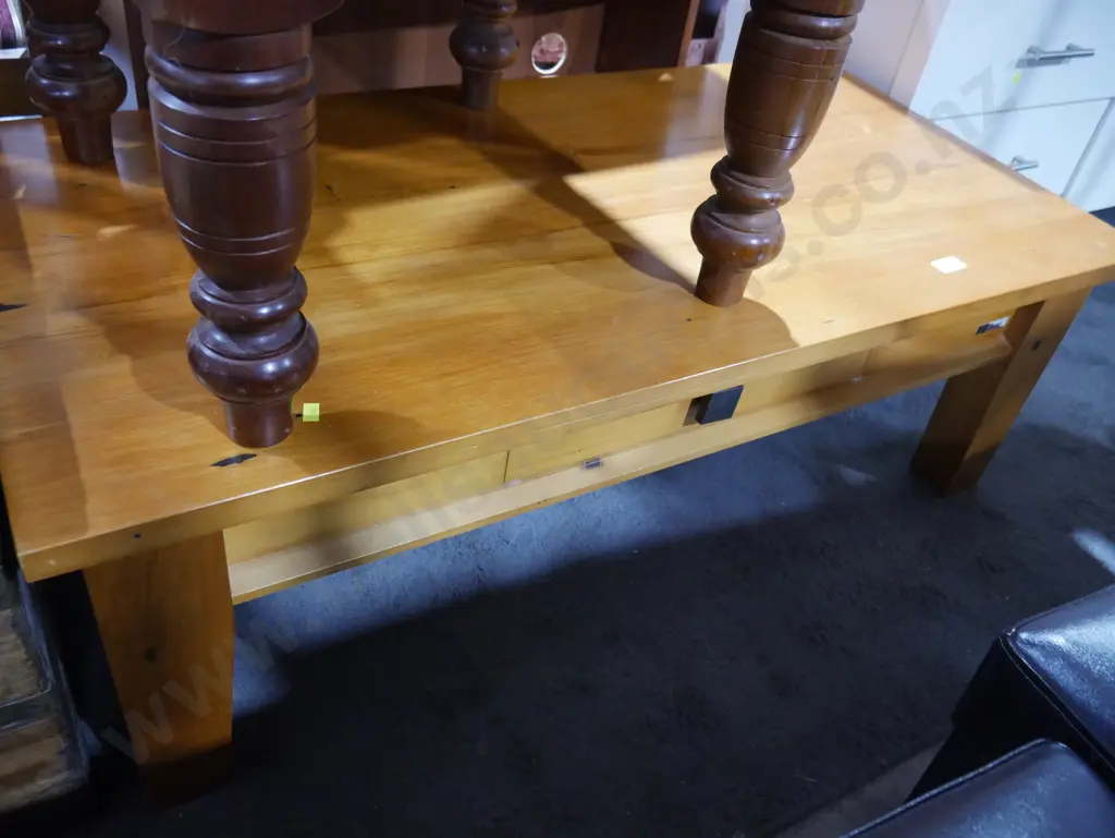 1.drawer.coffee.table Image 1++