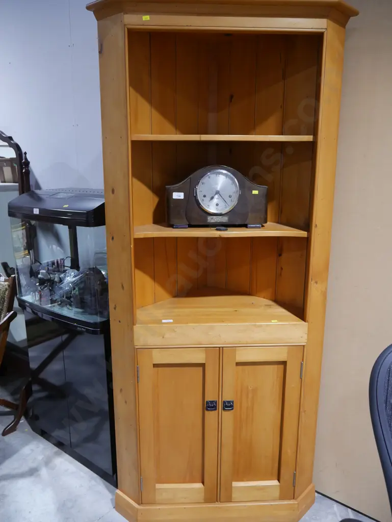 Corner display cabinet Image 1++