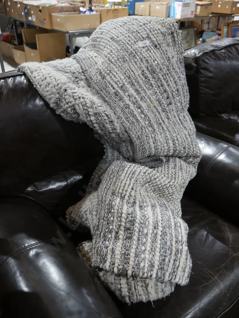 Large floor mat Image 1++