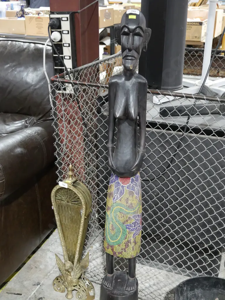 Large native figurine Image 1++