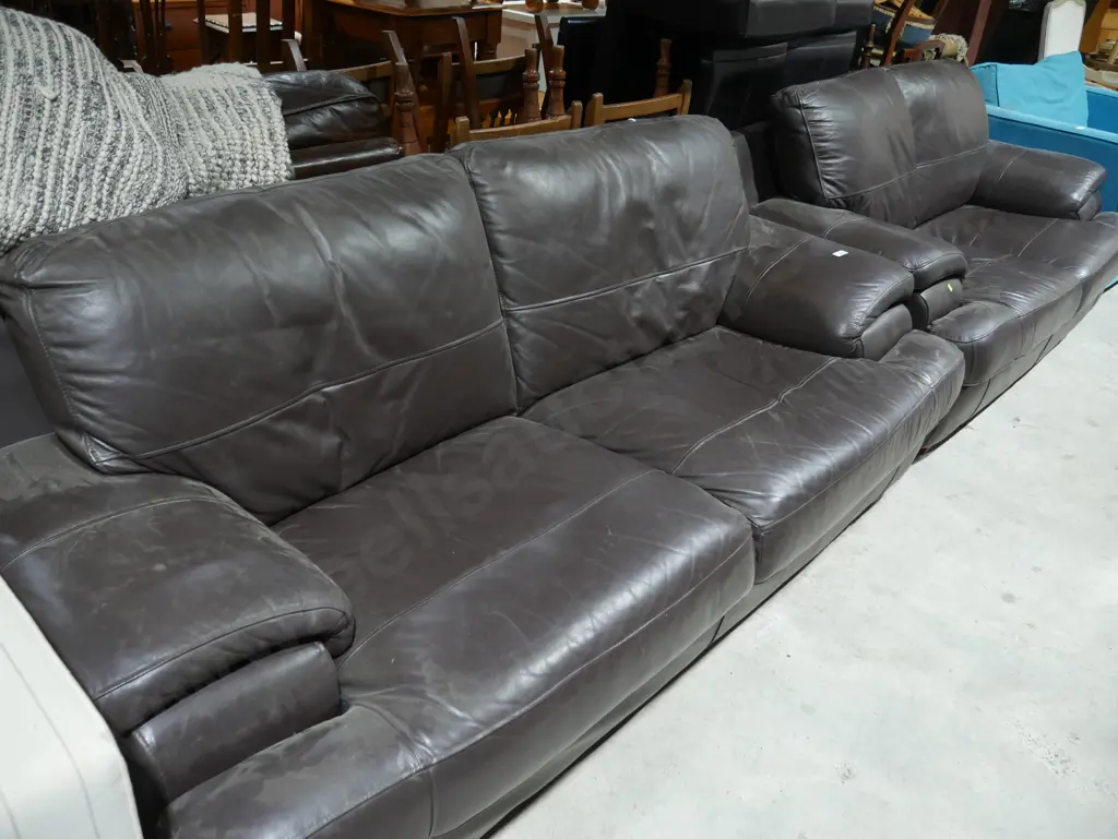2 piece leather lounge suite Image 1++