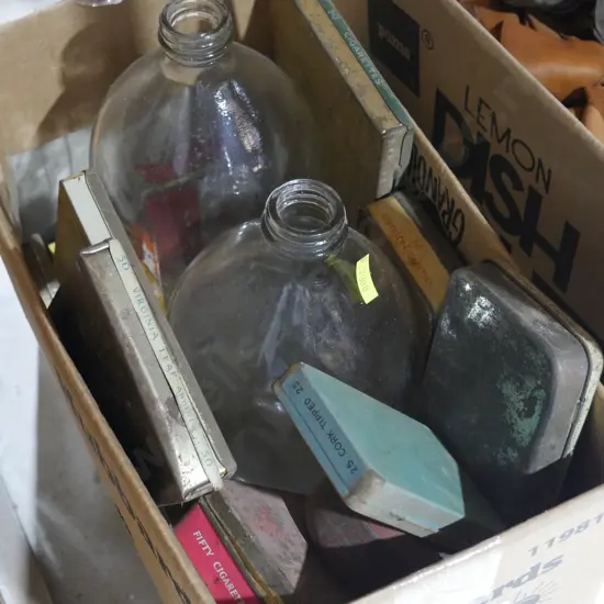 Advertising tins , flagons