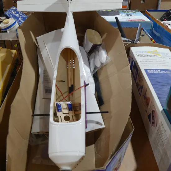 R\c plane purple \white