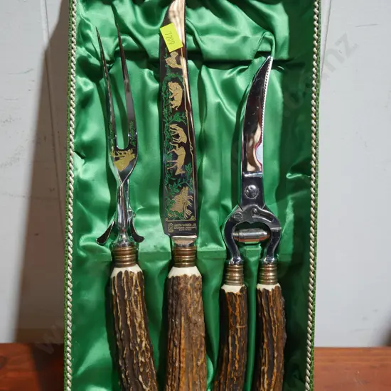 Carving set