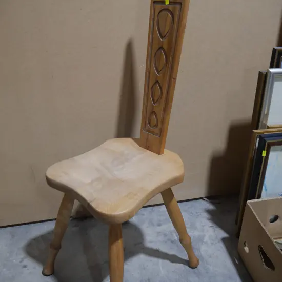 Spinning wheel chair