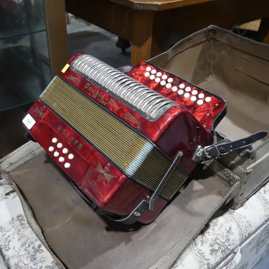Button accordion
