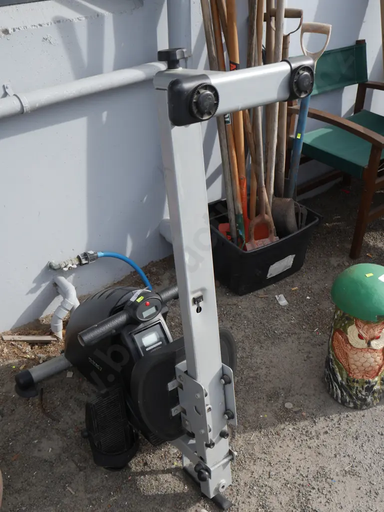 Rowing machine Image 1++