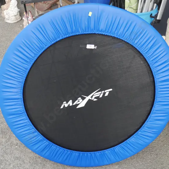 Rebounder trampoline