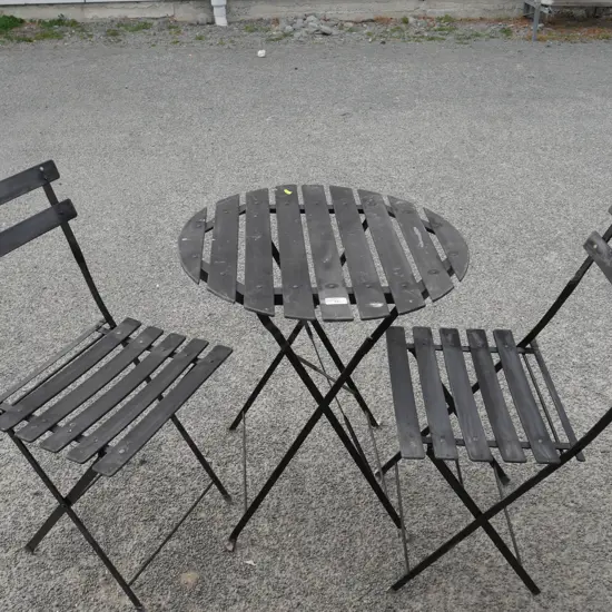 Folding outdoor table and 2 chairs