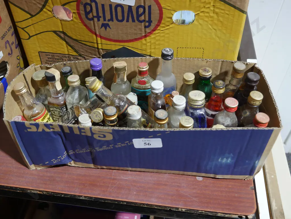 Mini liqueur bottles Image 1++