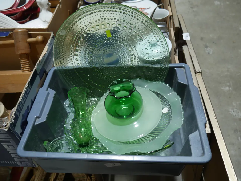 Green glassware Image 1++