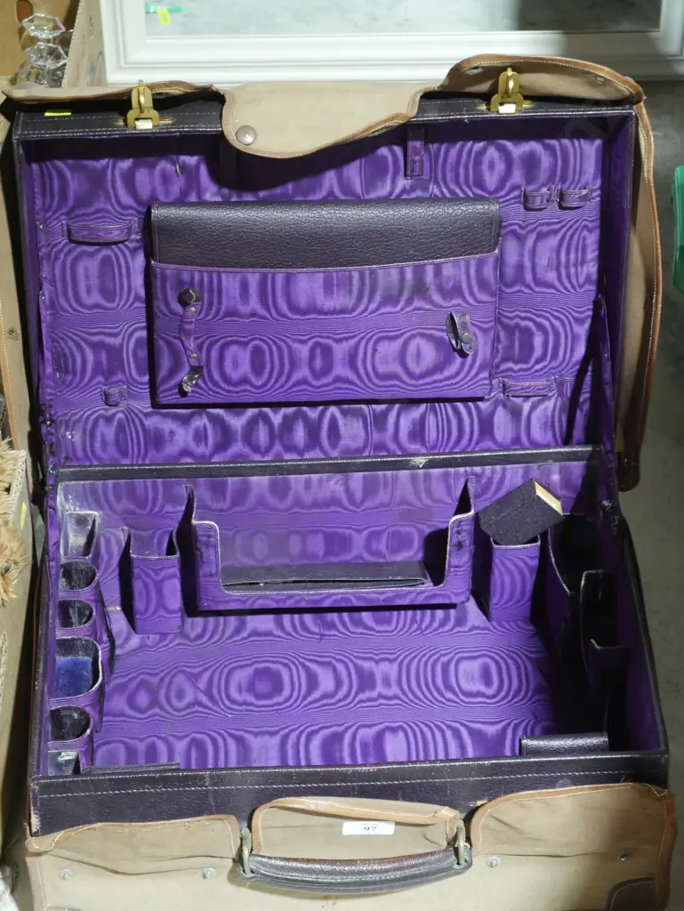 Travel case Image 1++