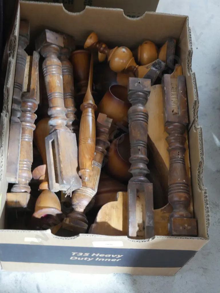 Wooden spindles etc Image 1++