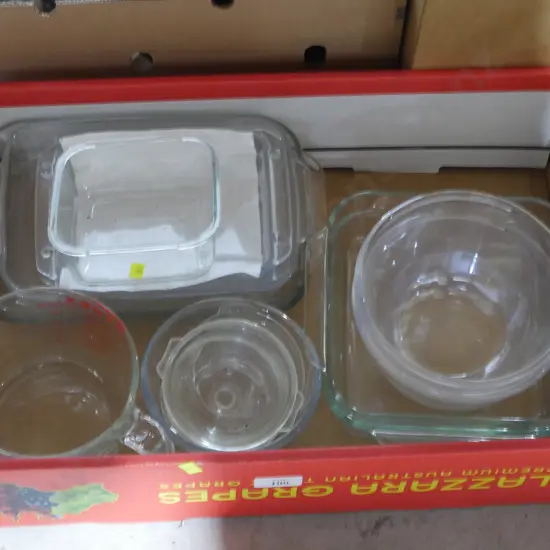 Pyrex bakeware