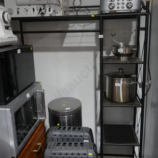 Freestanding wardrobe