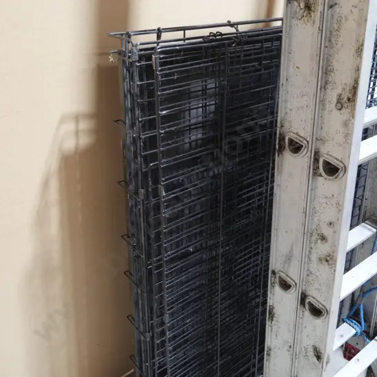 Collapsible pet cage