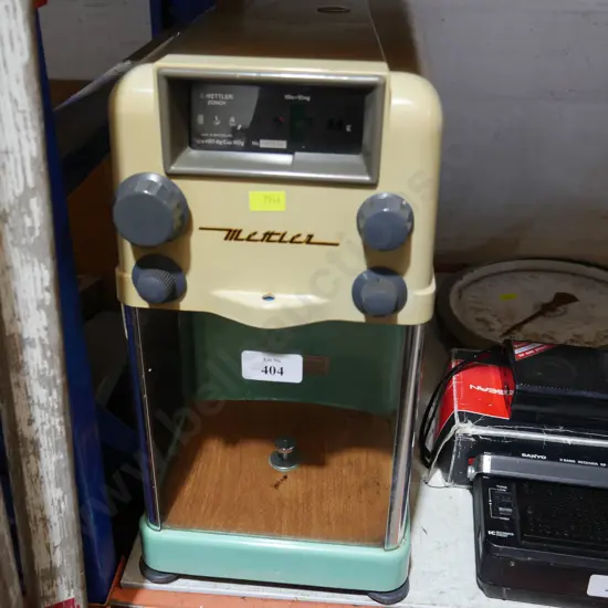 Laboratory scales etc