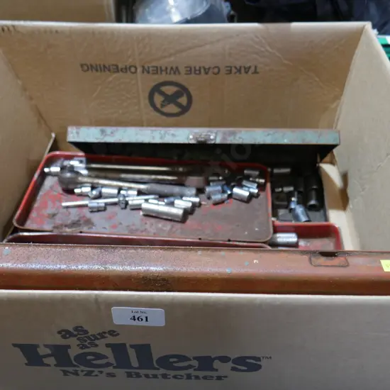 Socket wrenches and sockets