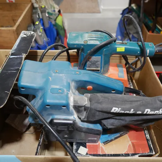 Black and decker sanders