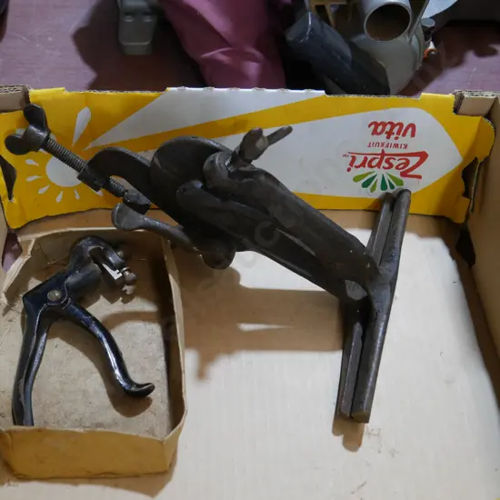 Saw sharpener and vise