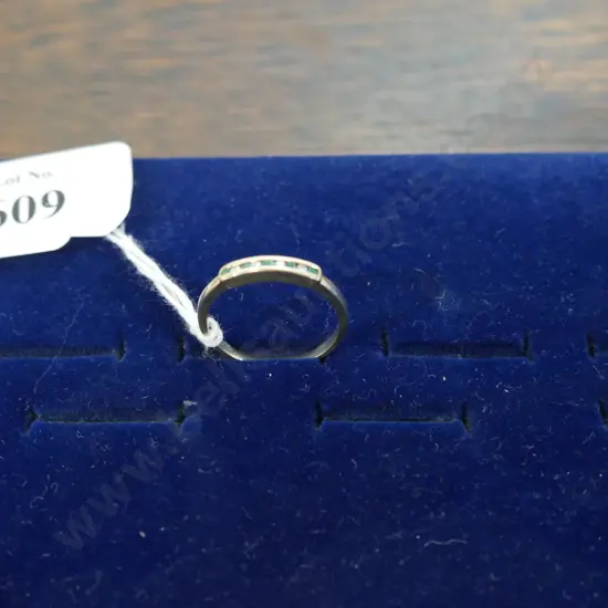 Gold, diamond & emerald? ring